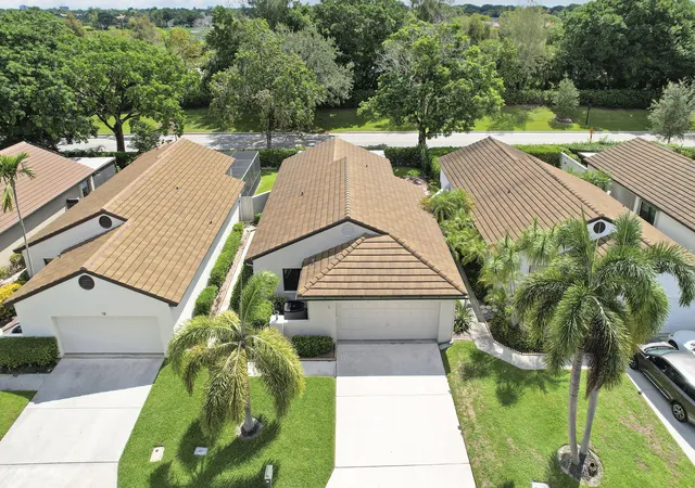Photo 2 of Single family home for sale at 77 Ironwood Way N, Palm Beach Gardens, FL 33418 | MLS# B26074497 | Listing updated on 2026-09-13