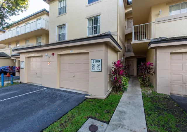 Photo 2 of Condo for sale at 2100 Greenview Shrs Blvd #505, Wellington, FL 33414 | MLS# B26074506 | Listing updated on 2026-09-23