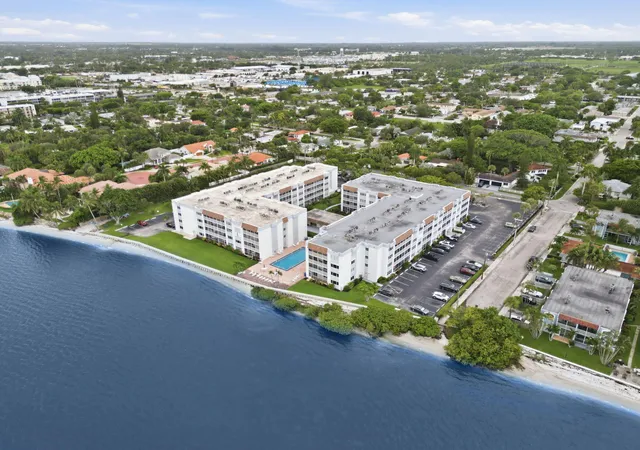 Photo 3 of Condo for sale at 1516 S Lakeside Dr #408, Lake Worth Beach, FL 33460 | MLS# B26074503 | Listing updated on 2026-10-06