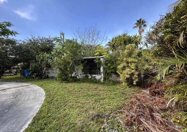 Photo 2 of Sale Pending at 36 Thomas Rd, West Park, FL 33023 | MLS# B26074540 | Listing updated on 2026-09-13