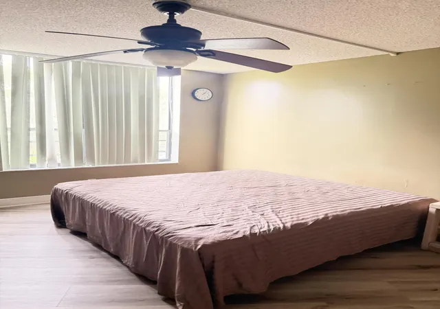 Listing Photo 5 - Condo for sale in building located at 6451 N University Dr, Tamarac, FL 33321 - Unit #212