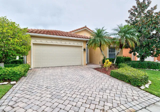 Photo 2 of Single family home for sale at 6396 Lennox Ln, Vero Beach, FL 32966 | MLS# B26074581 | Listing updated on 2026-10-03