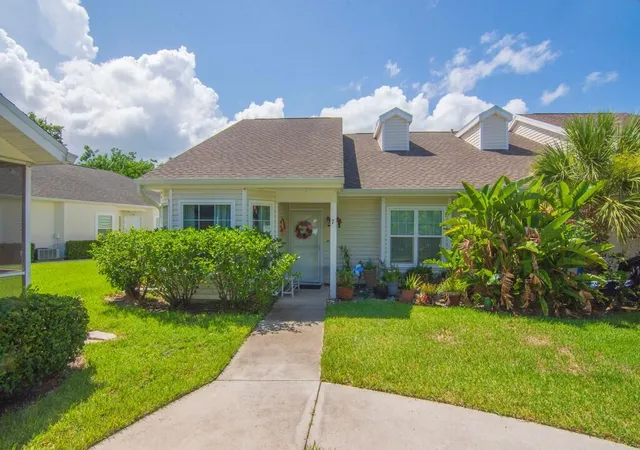 Photo 2 of Single family home for sale at 1901 Westminster Cir, Vero Beach, FL 32966 | MLS# B26074685 | Listing updated on 2026-09-24