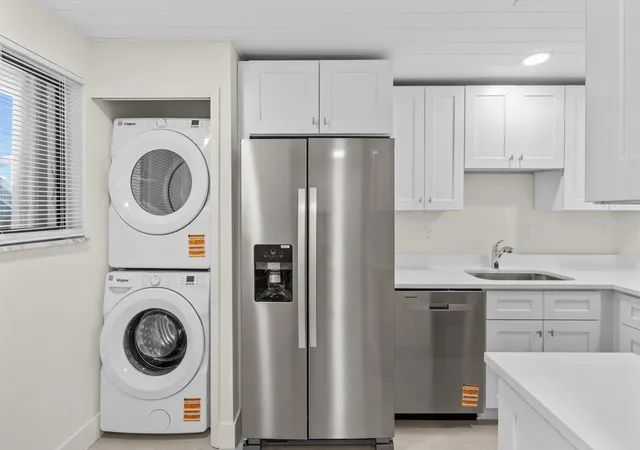 Listing Photo 4 - Condo for sale in building located at 5413 Se Miles Grant Rd, Stuart, FL 34997