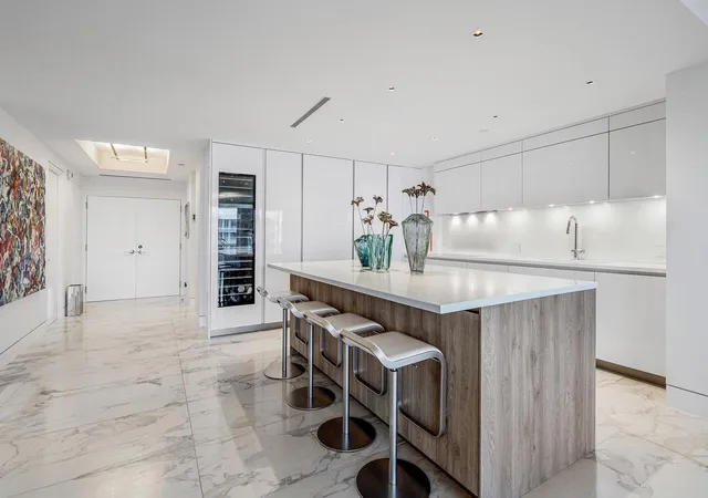 Photo 3 of Condo for sale at 2100 S Ocean Blvd #402, Palm Beach, FL 33480 | MLS# B26074741 | Listing updated on 2026-10-06