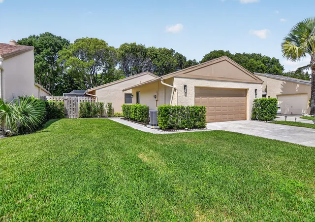 Photo 1 of Single family home for sale at 818 Nw 26th Avenue, Delray Beach, FL 33445 | MLS# B26074779 | Listing updated on 2026-09-13