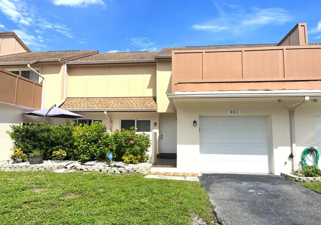 Photo 2 of Condo for sale at 852 Nw 81st Avenue #3, Plantation, FL 33324 | MLS# B26074786 | Listing updated on 2026-09-14