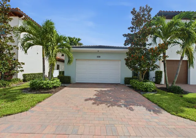 Photo 3 of Single family home for sale at 8015 Hobbes Way, Palm Beach Gardens, FL 33418 | MLS# B26074788 | Listing updated on 2026-09-13