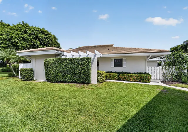 Photo 2 of Single family home for sale at 3648 Freshwater Dr, Jupiter, FL 33477 | MLS# B26074801 | Listing updated on 2026-09-14