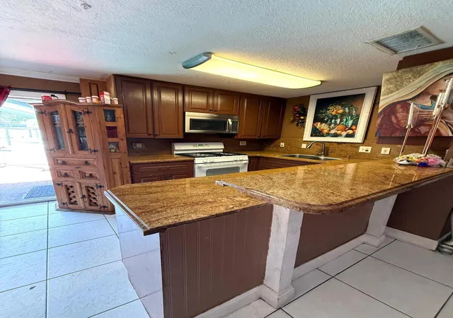 Photo 1 of Single family home for sale at 1441 W Central St, Lantana, FL 33462 | MLS# B26074863 | Listing updated on 2026-09-14