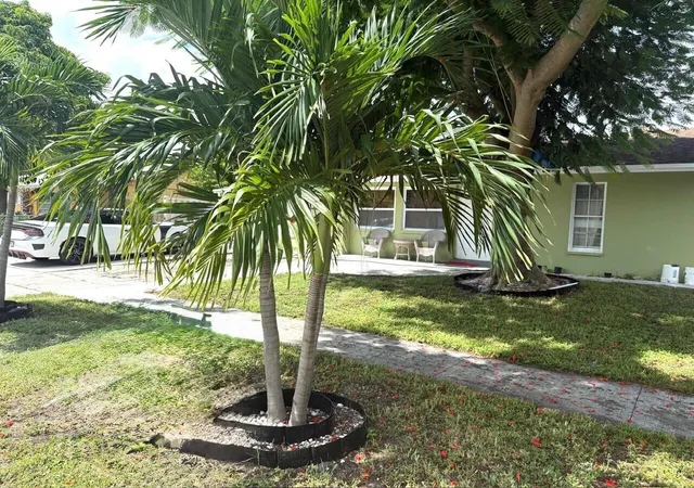 Photo 2 of Single family home for sale at 1441 W Central St, Lantana, FL 33462 | MLS# B26074863 | Listing updated on 2026-09-14
