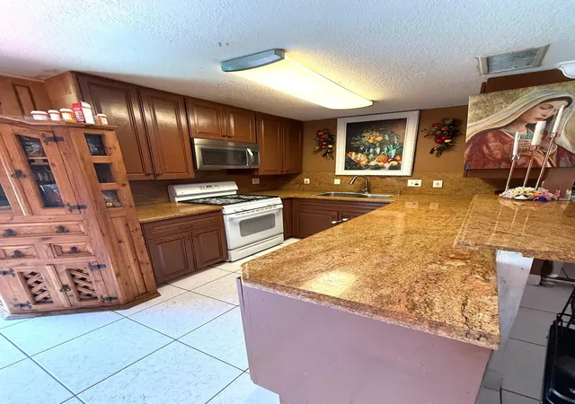 Photo 3 of Single family home for sale at 1441 W Central St, Lantana, FL 33462 | MLS# B26074863 | Listing updated on 2026-09-14