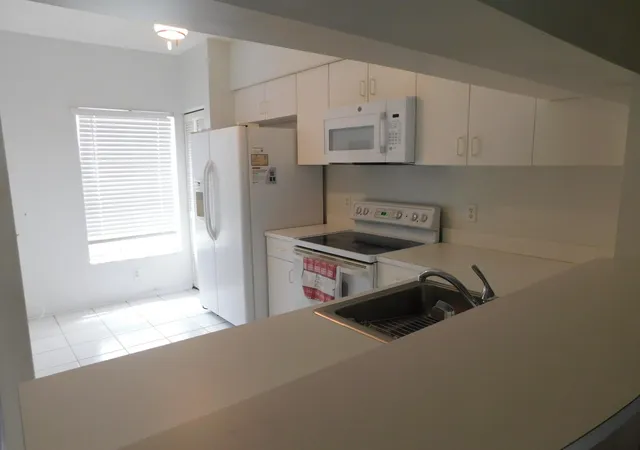 Photo 3 of Single family home for sale at 50 Simonton Cir, Weston, FL 33326 | MLS# B26074887 | Listing updated on 2026-09-13