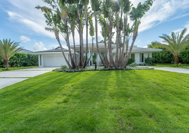 Photo 3 of Single family home for sale at 229 Golfview Dr, Jupiter, FL 33469 | MLS# B26074911 | Listing updated on 2026-09-14