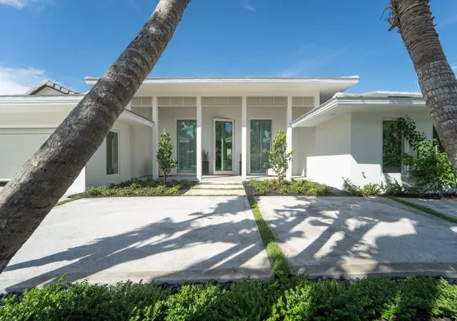 Photo 4 of Single family home for sale at 229 Golfview Dr, Jupiter, FL 33469 | MLS# B26074911 | Listing updated on 2026-09-14