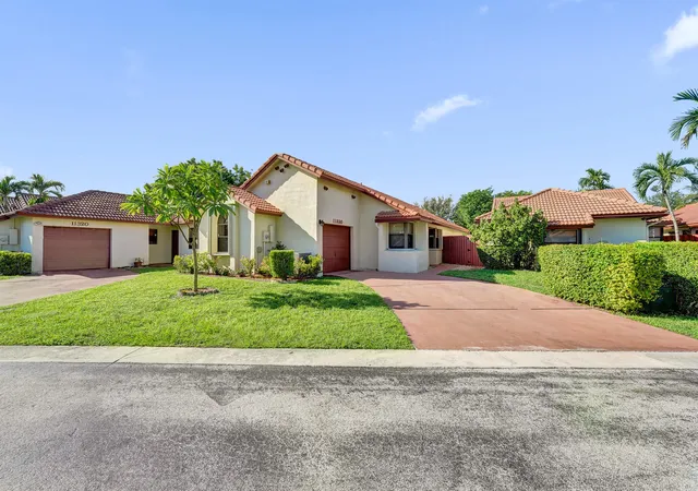 Photo 3 of Single family home for sale at 11330 Sw 8th Place, Pembroke Pines, FL 33025 | MLS# B26074916 | Listing updated on 2026-09-14