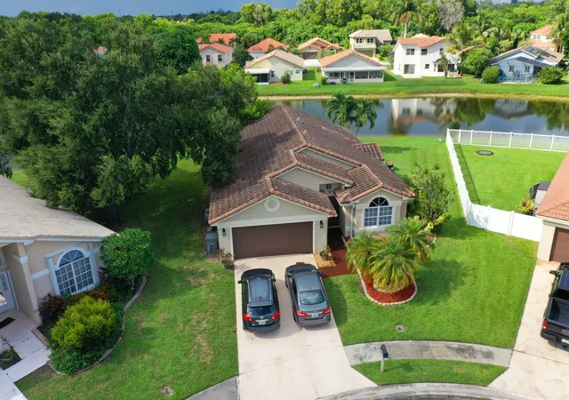 Photo 3 of Single family home for sale at 5851 Amethyst Ct, Boynton Beach, FL 33472 | MLS# B26075010 | Listing updated on 2026-09-14