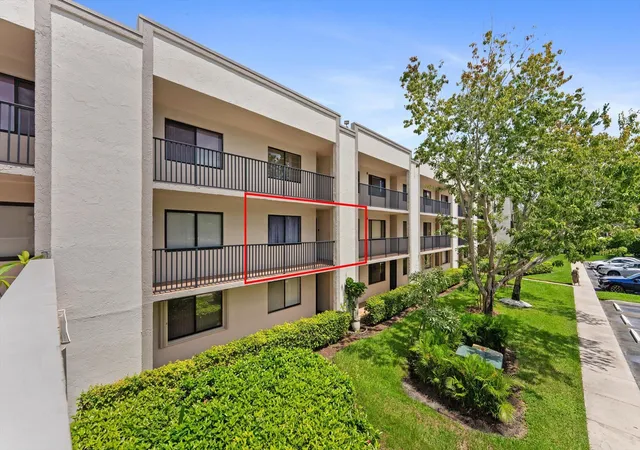 Photo 3 of Condo for sale at 10634 W Clairmont Cir, Tamarac, FL 33321 | MLS# B26075019 | Listing updated on 2026-09-14