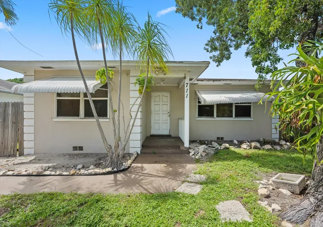 Photo 2 of Single family home for sale at 711 E Coast Ave, Lake Worth, FL 33462 | MLS# B26075122 | Listing updated on 2026-10-02