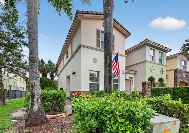 Photo 3 of Townhouse for sale at 7791 Sw 52nd Place #7791, Davie, FL 33328 | MLS# B26075129 | Listing updated on 2026-09-15