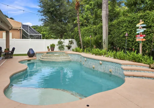 Photo 4 of Single family home for sale at 2478 Westmont Ln, Royal Palm Beach, FL 33411 | MLS# B26075143 | Listing updated on 2026-09-14
