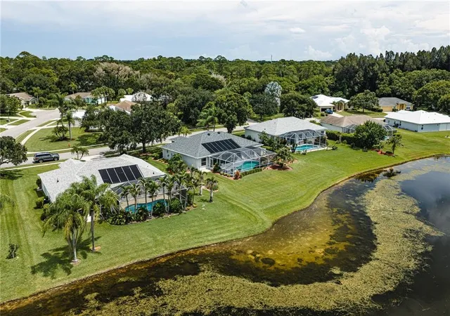 Photo 3 of Sale Pending at 250 53rd Circle, Vero Beach, FL 32968 | MLS# B26075137 | Listing updated on 2026-10-07