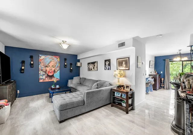 Photo 3 of Townhouse for sale at 209 Wimbledon Lakes Dr, Plantation, FL 33324 | MLS# B26075142 | Listing updated on 2026-09-14
