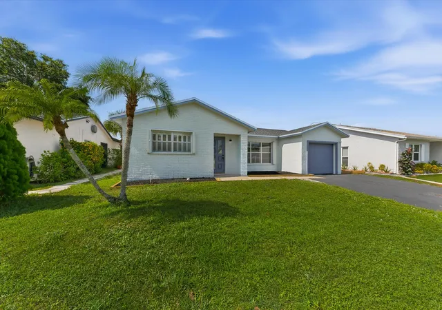 Photo 2 of Single family home for sale at 7198 Pine Forest Cir E, Lake Worth, FL 33467 | MLS# B26075164 | Listing updated on 2026-09-14