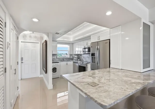 Photo 4 of Condo for sale at 1040 Banyan Rd #504C, Boca Raton, FL 33432 | MLS# B26075230 | Listing updated on 2026-09-14