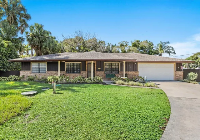 Photo 1 of Single family home for sale at 351 Baysinger Ave, Fort Pierce, FL 34982 | MLS# B26075289 | Listing updated on 2026-09-23
