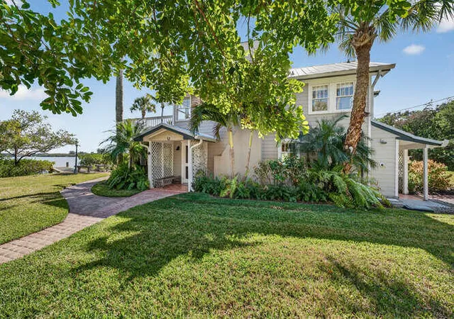 Photo 4 of Single family home for sale at 1935 Quay Dock Rd, Vero Beach, FL 32967 | MLS# B26075290 | Listing updated on 2026-09-30