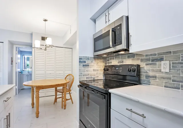 Photo 4 of Condo for sale at 6313 Chasewood Dr #B, Jupiter, FL 33458 | MLS# B26075395 | Listing updated on 2026-09-14