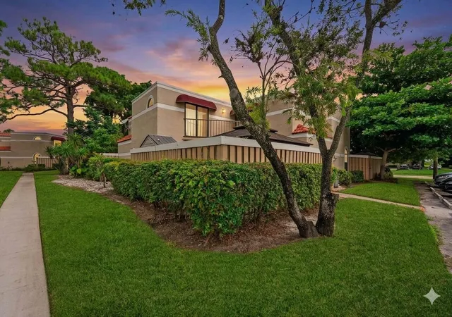 Townhouse for sale at 4240 Village Dr #D, Delray Beach, FL 33445 | MLS# B26075407