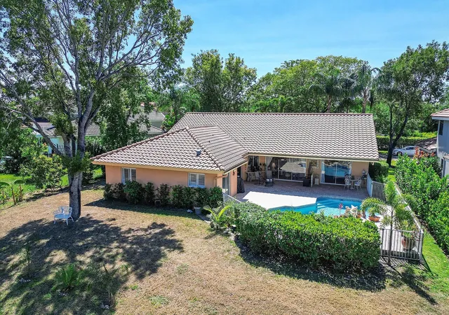 Photo 4 of Single family home for sale at 4636 Rothschild Dr, Coral Springs, FL 33067 | MLS# B26075411 | Listing updated on 2026-09-26