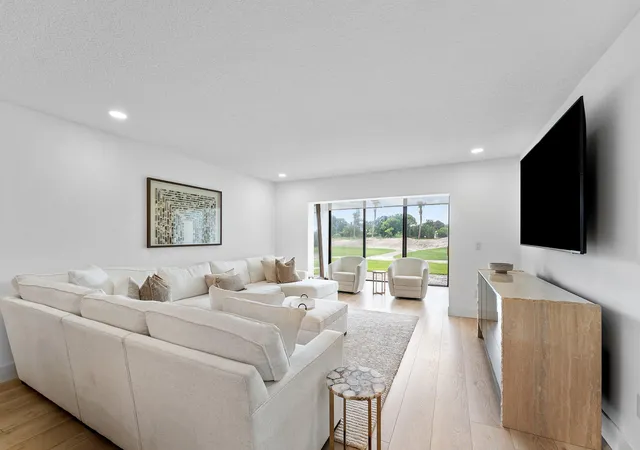 Listing Photo 4 - Condo for sale in building located at 11 Southport Ln, Boynton Beach, FL 33436 - Unit #E