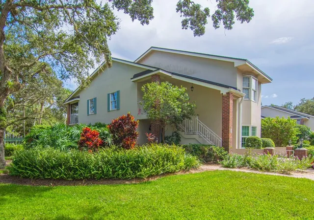 Listing Photo 4 - Condo for sale in building located at 101 E Park Shores Cir, Vero Beach, FL 32963 - Unit #2w