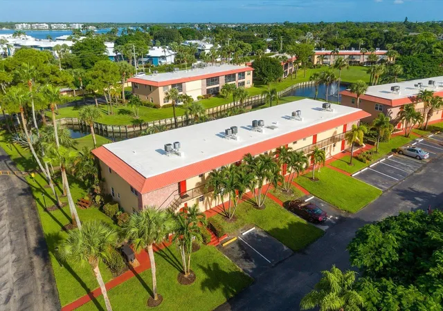 Photo 2 of Condo for sale at 1917 Sw Palm City Rd, Stuart, FL 34994 | MLS# B26075519 | Listing updated on 2026-09-14