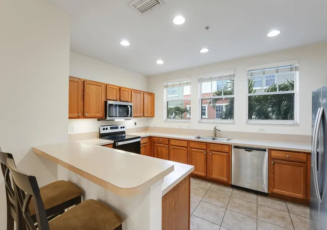 Photo 2 of Townhouse for sale at 1740 San Benito Way #4, West Palm Beach, FL 33401 | MLS# B26075525 | Listing updated on 2026-09-14