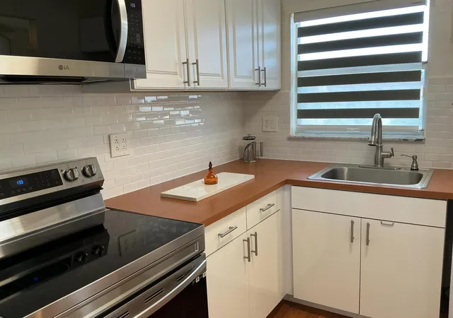 Photo 3 of Condo for sale at 2720 N Pine Is Rd #305, Sunrise, FL 33322 | MLS# B26075555 | Listing updated on 2026-09-14