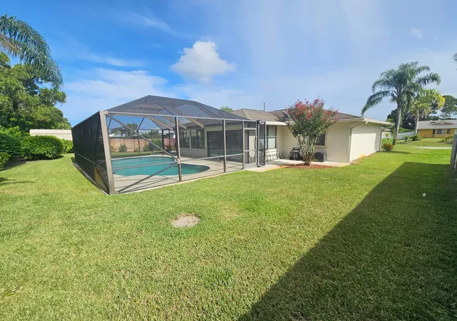 Photo 2 of Single family home for sale at 421 Se Faith Ter, Port Saint Lucie, FL 34983 | MLS# B26075568 | Listing updated on 2026-09-14