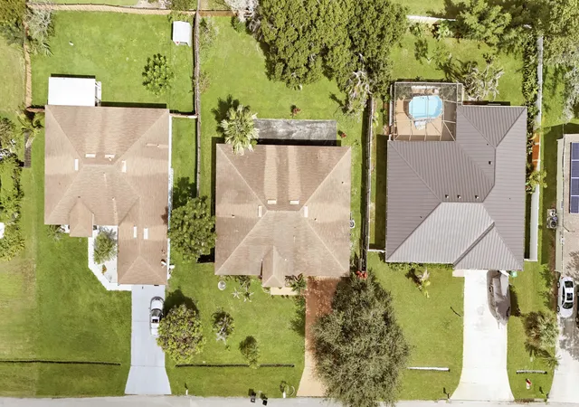 Photo 2 of Single family home for sale at 825 Se Cavern Ave, Port Saint Lucie, FL 34983 | MLS# B26075586 | Listing updated on 2026-09-14