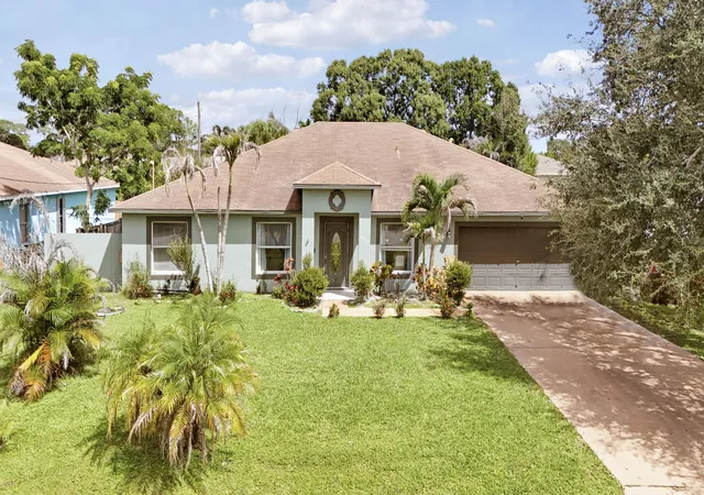Photo 3 of Single family home for sale at 825 SE Cavern Ave, Port Saint Lucie, FL 34983 | MLS# B26075586 | Listing updated on 2026-09-14