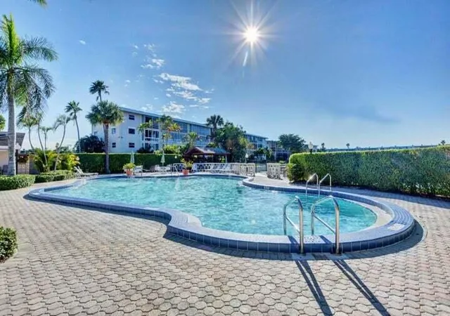 Photo 4 of Condo for sale at 2615 Garden Dr N #310, Lake Worth, FL 33461 | MLS# B26075591 | Listing updated on 2026-09-14