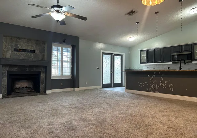 Photo 3 of Single family home for sale at 420 11th Street Sw, Vero Beach, FL 32962 | MLS# B26075602 | Listing updated on 2026-09-23