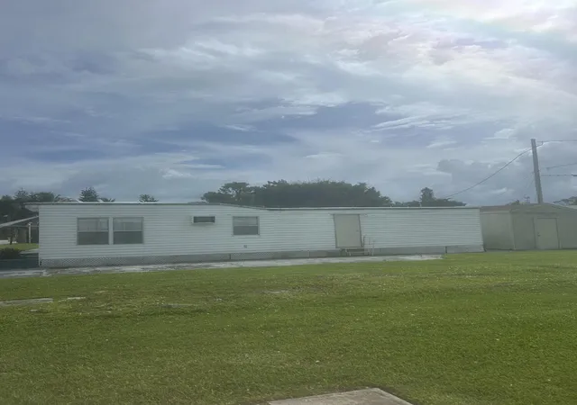 Photo 3 of Manufactured home for sale at 5400 Se Jack Ave #K3, Stuart, FL 34997 | MLS# B26075656 | Listing updated on 2026-09-14