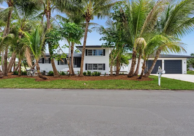 Photo 3 of Single family home for sale at 702 S Riverside Dr, Pompano Beach, FL 33062 | MLS# B26075749 | Listing updated on 2026-09-14