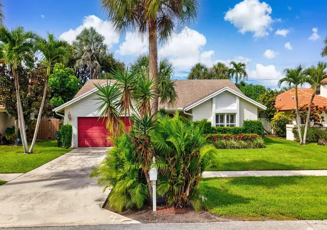 Photo 1 of Single family home for sale at 435 Mohawk Ln, Boca Raton, FL 33487 | MLS# B26075772 | Listing updated on 2026-10-06