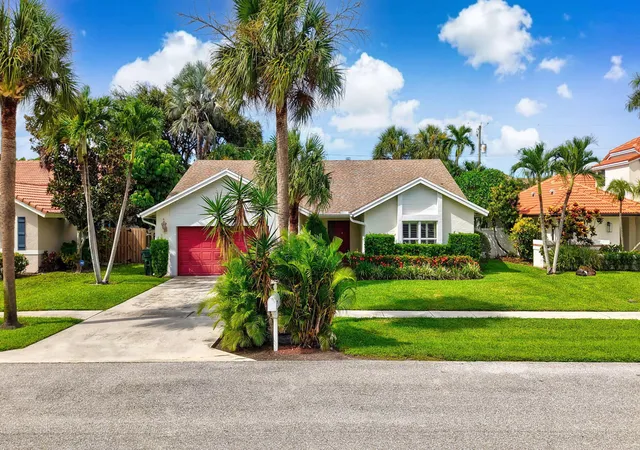 Photo 2 of Single family home for sale at 435 Mohawk Ln, Boca Raton, FL 33487 | MLS# B26075772 | Listing updated on 2026-10-06
