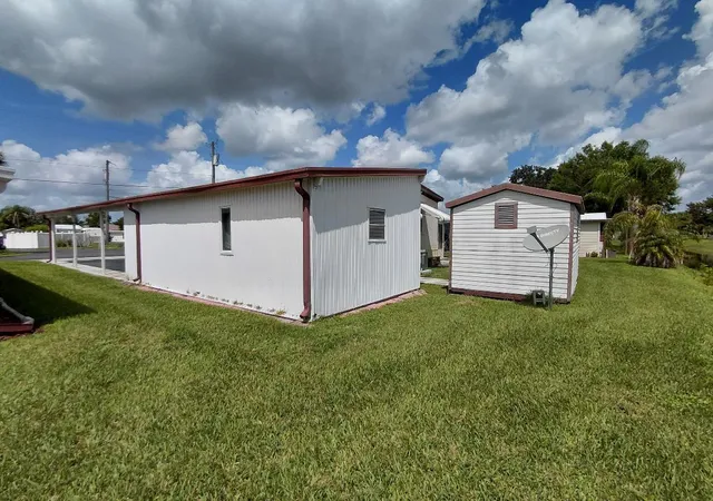 Photo 3 of Manufactured home for sale at 1339 Old Lakeport Rd Nw #4, Moore Haven, FL 33471 | MLS# B26075804 | Listing updated on 2026-09-15