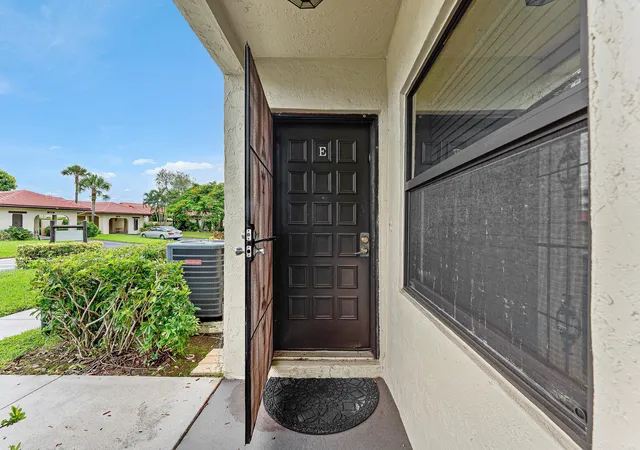 Photo 3 of Condo for sale at 8520 Casa Del Lago #E, Boca Raton, FL 33433 | MLS# B26075815 | Listing updated on 2026-09-16
